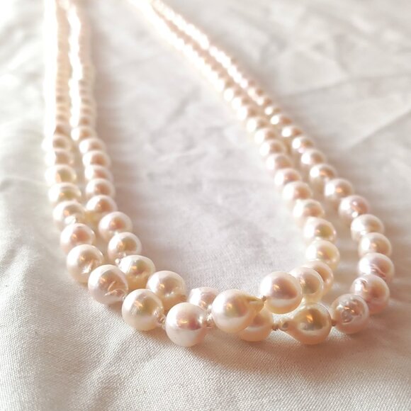 Long well Matched Cultured Pearl Necklace - Picture 3 of 5
